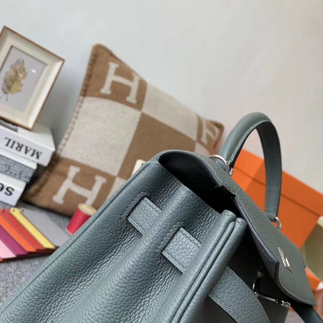 Hermès（爱马仕）杏绿色 原厂御用顶级小牛皮 Kelly 32 银扣