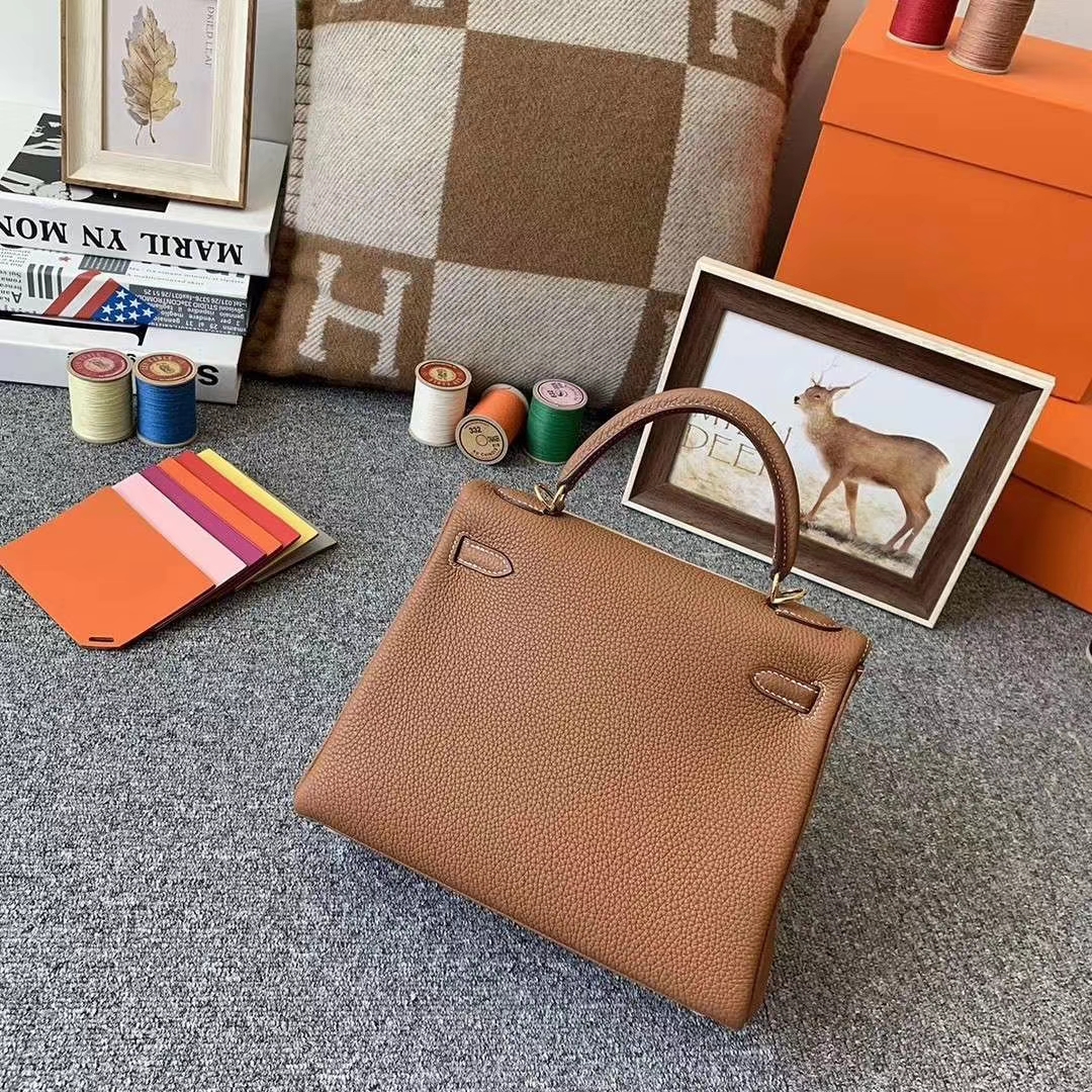 Hermès（爱马仕）C37金棕色 原厂御用顶级小牛皮 Kelly 25 金扣 现货