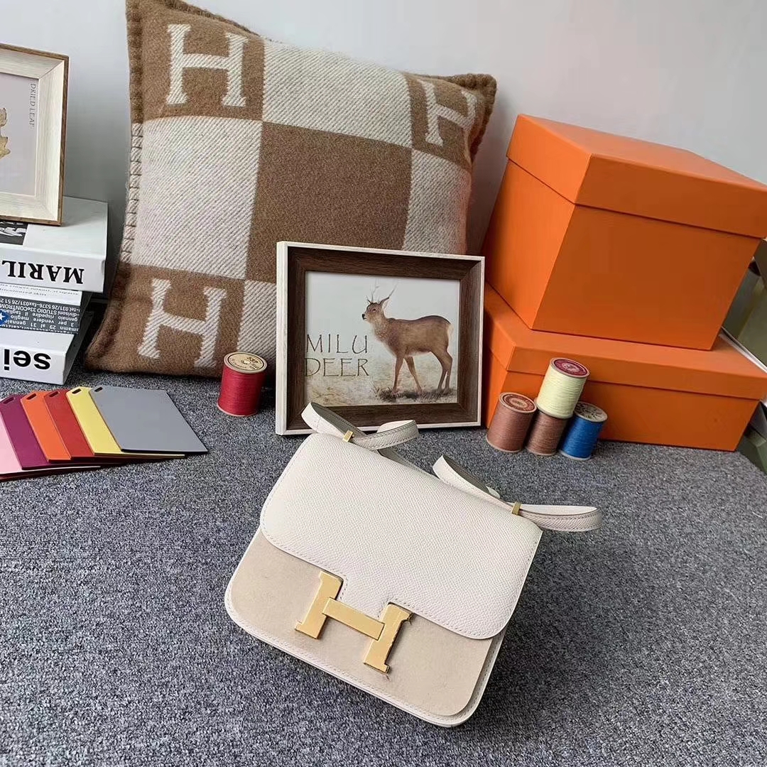 Hermès（爱马仕）奶昔白 原厂御‮顶用‬级Epsom 皮 Constance 19 金扣 现货