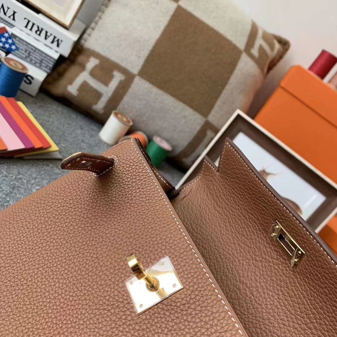 Hermès（爱马仕）C37金棕色 原厂御用顶级小牛皮 Kelly 25 金扣 现货