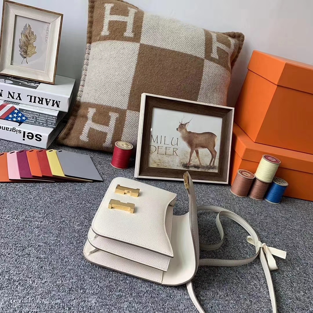 Hermès（爱马仕）奶昔白 原厂御‮顶用‬级Epsom 皮 Constance 19 金扣 现货