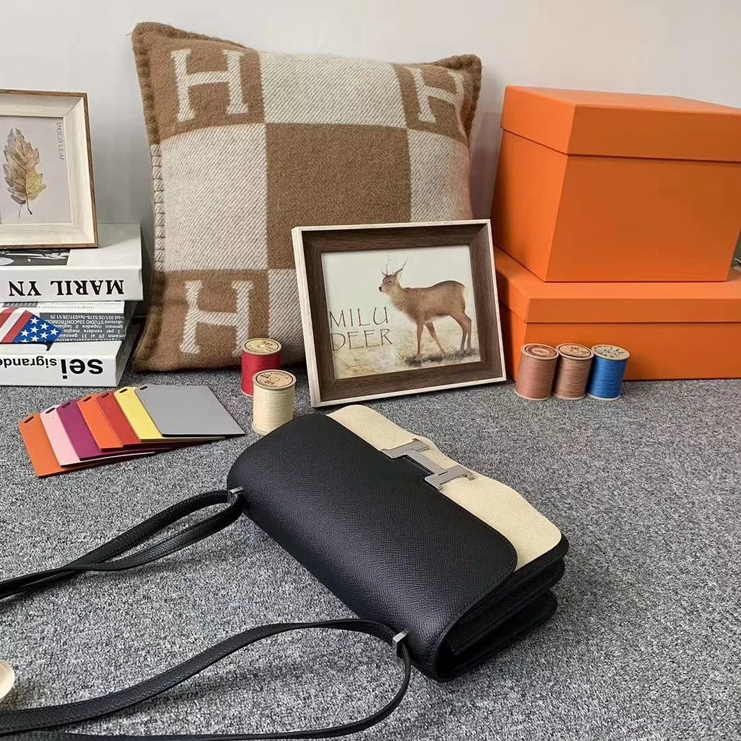 Hermès（爱马仕）CK89黑色 原厂御用顶级Epsom 皮 Constance 26 银扣