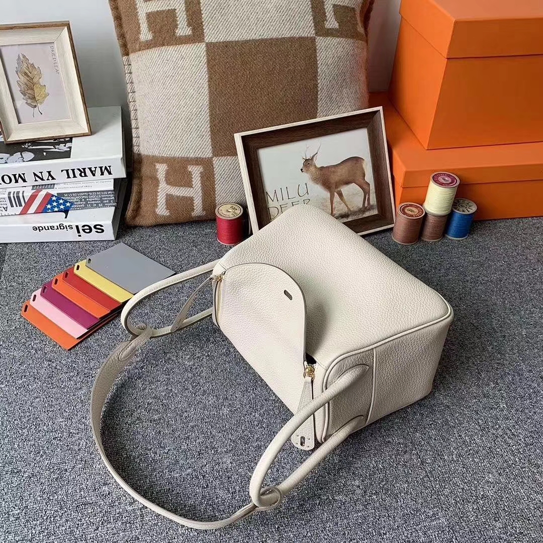 Hermès（爱马仕）奶昔白 原厂‮用御‬顶级TC 皮  Lindy 26 金扣 银扣 现货