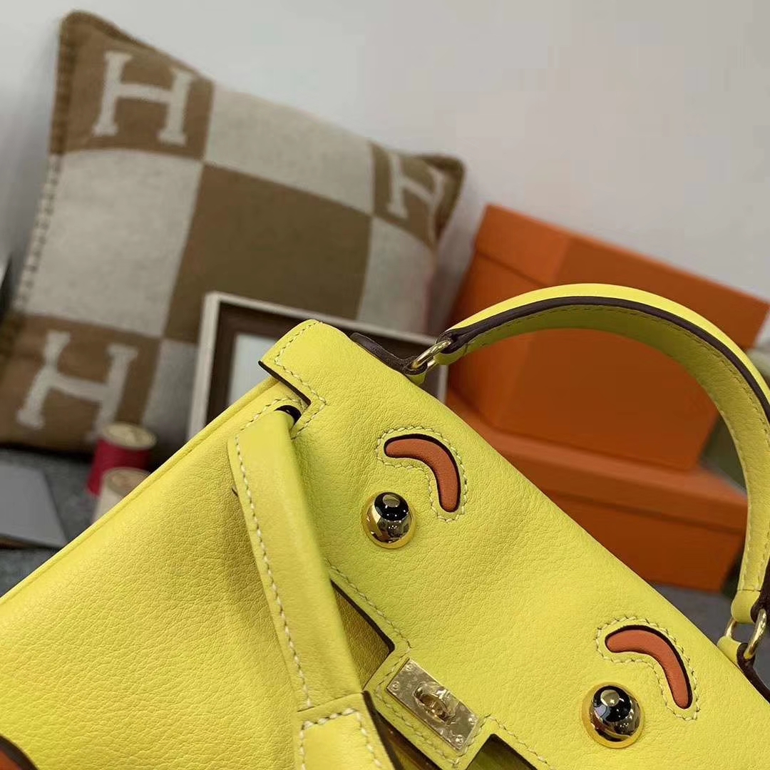Hermès（爱马仕）柠檬黄拼罂粟橘色 原厂御用顶级Swift 皮 Kelly doll 金扣 现货