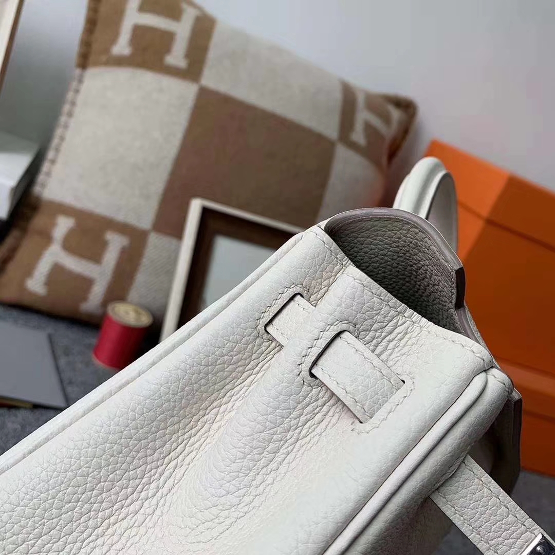 Hermès（爱马仕）8L冰川白 原厂御用顶级小牛皮 Kelly 25 银扣