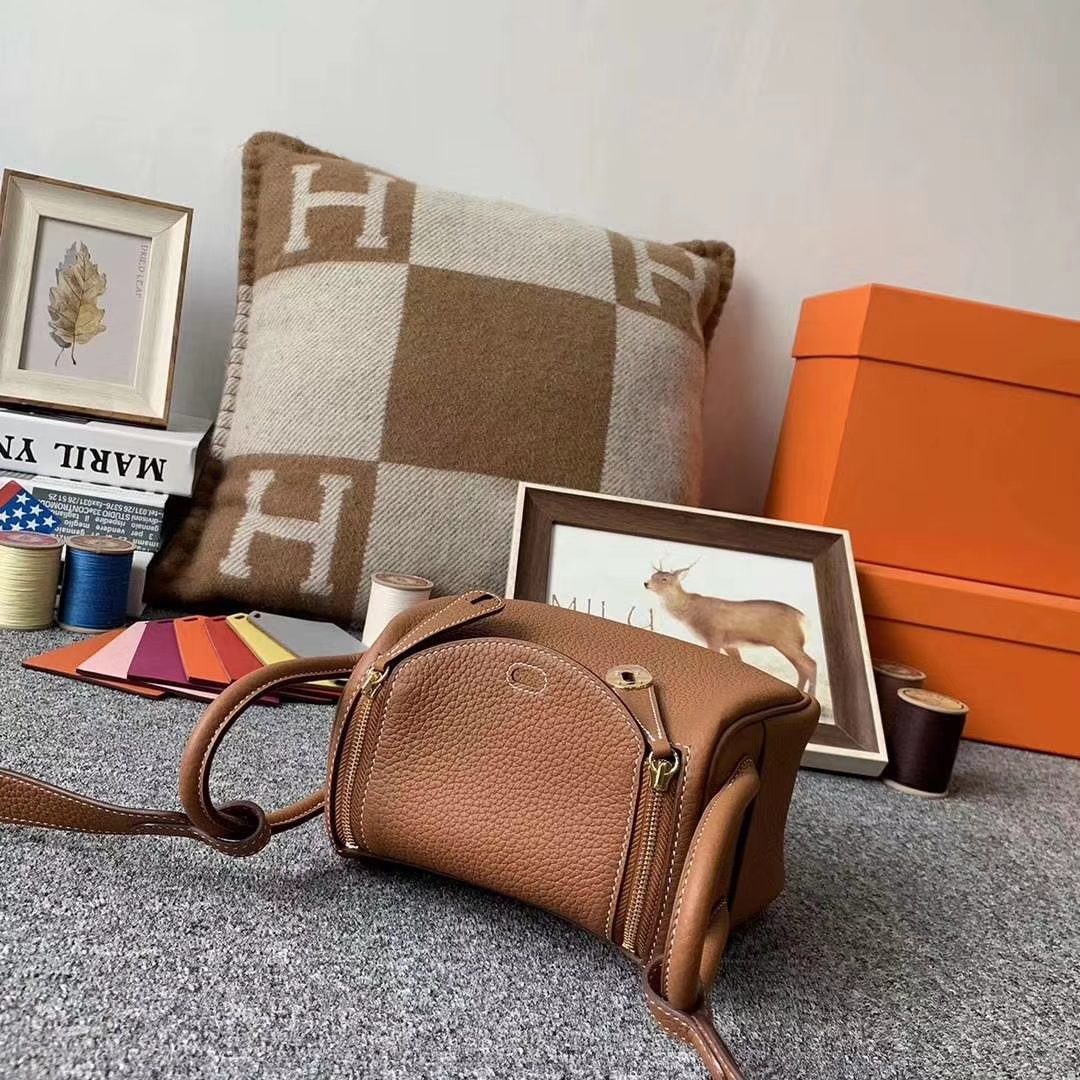 Hermès（爱马仕）C37金棕色 原厂御用顶级TC皮 Mini Lindy 金扣 现货