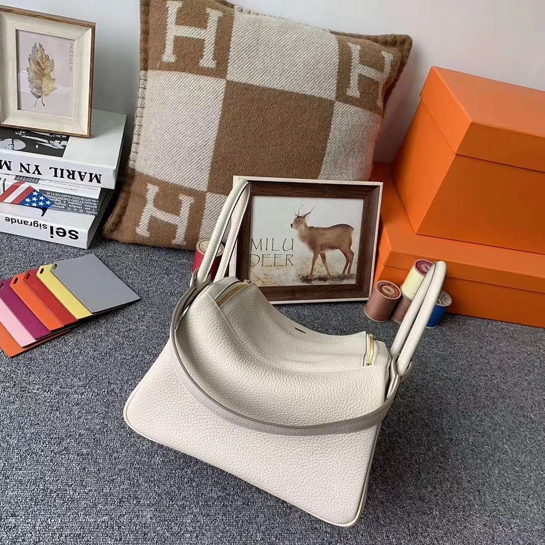 Hermès（爱马仕）奶昔白 原厂‮用御‬顶级TC 皮  Lindy 26 金扣 银扣 现货