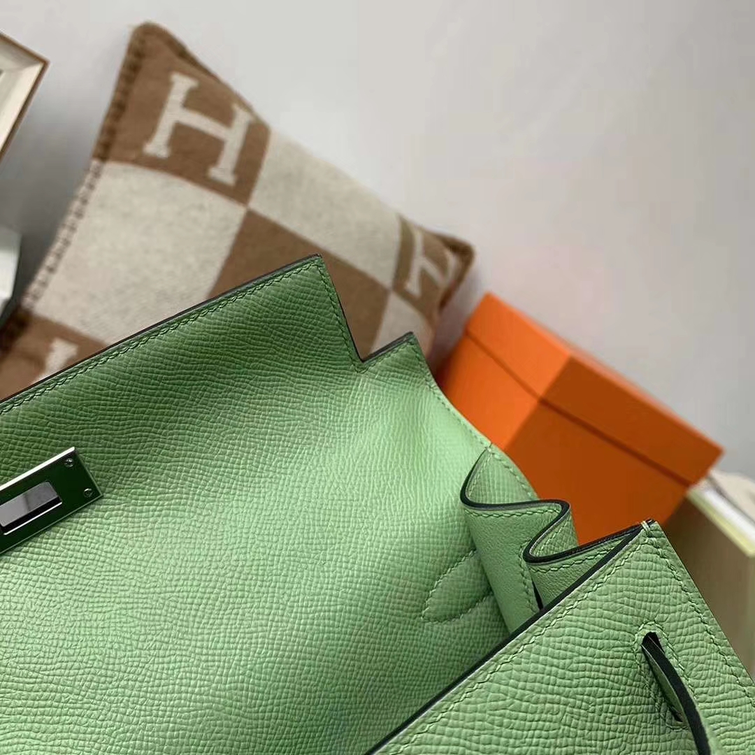 Hermès（爱马仕）3I 牛油果绿 原厂御用顶级Epsom 皮 Kelly 28 外缝 银扣