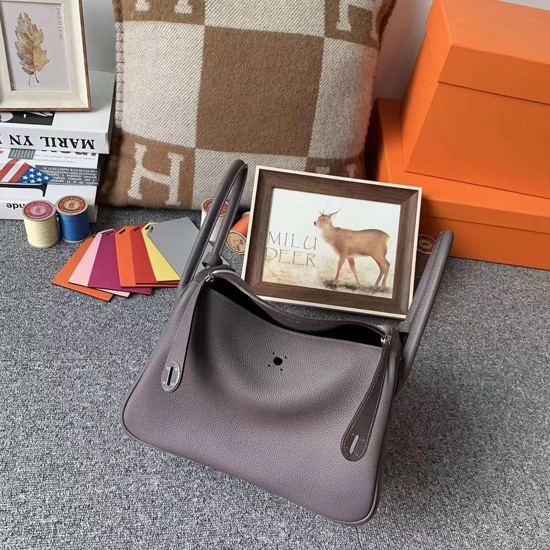 Hermès（爱马仕）8F锡器灰 原厂御用顶级TC皮 Lindy 26 银扣