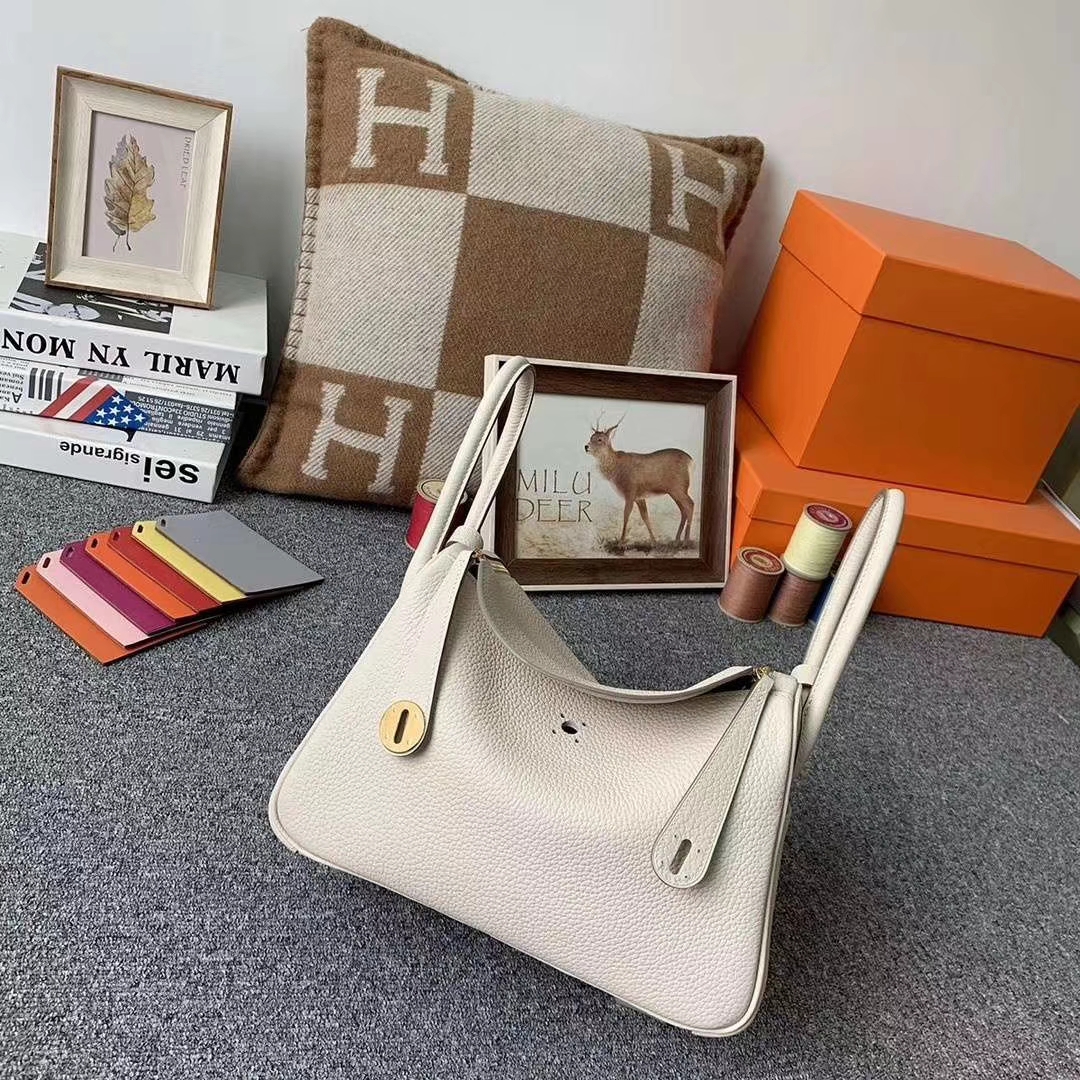 Hermès（爱马仕）奶昔白 原厂‮用御‬顶级TC 皮  Lindy 26 金扣 银扣 现货