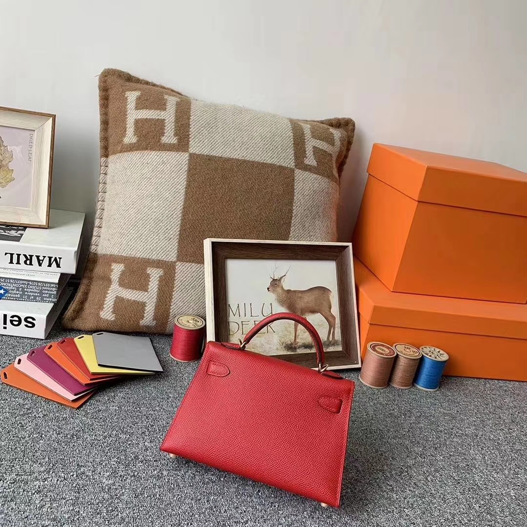 Hermès（爱马仕）Q5国旗红 糖果红 原‮御厂‬用顶级Epsom 皮 Mini Kelly 二代 金扣 现货