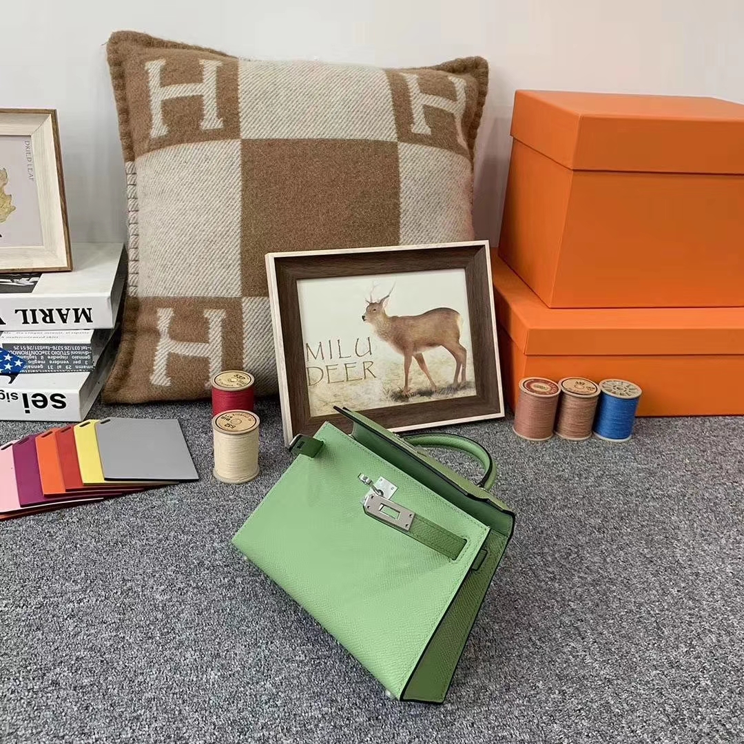 Hermès（爱马仕）牛油果绿 原厂御用顶级Epsom 皮 Mini Kelly 二代 银扣 现货