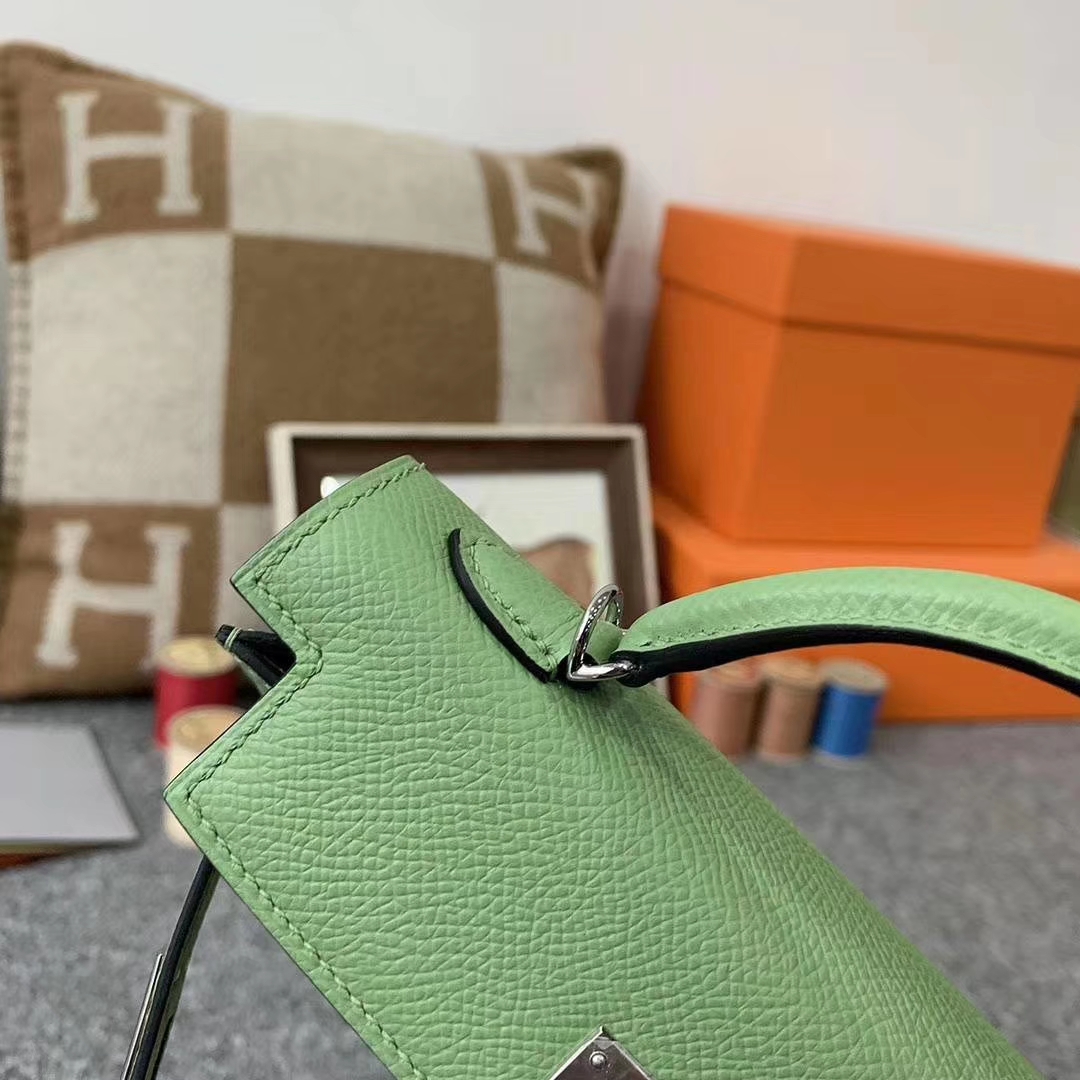 Hermès（爱马仕）牛油果绿 原厂御用顶级Epsom 皮 Mini Kelly 二代 银扣 现货