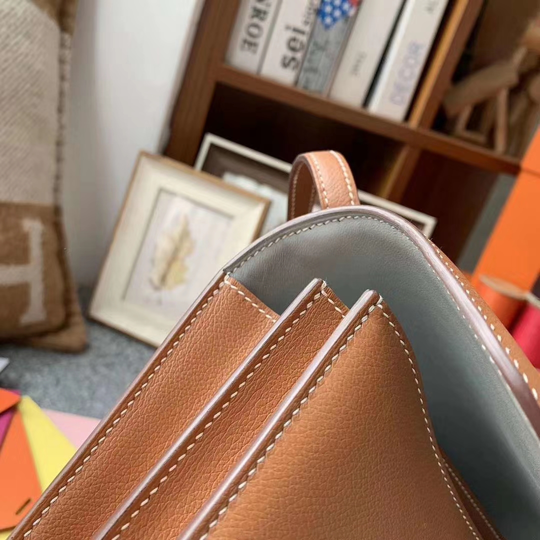 Hermès（爱马仕）金棕拼冰川蓝 原厂御用顶级Ever Color 皮 Constance 26 金扣