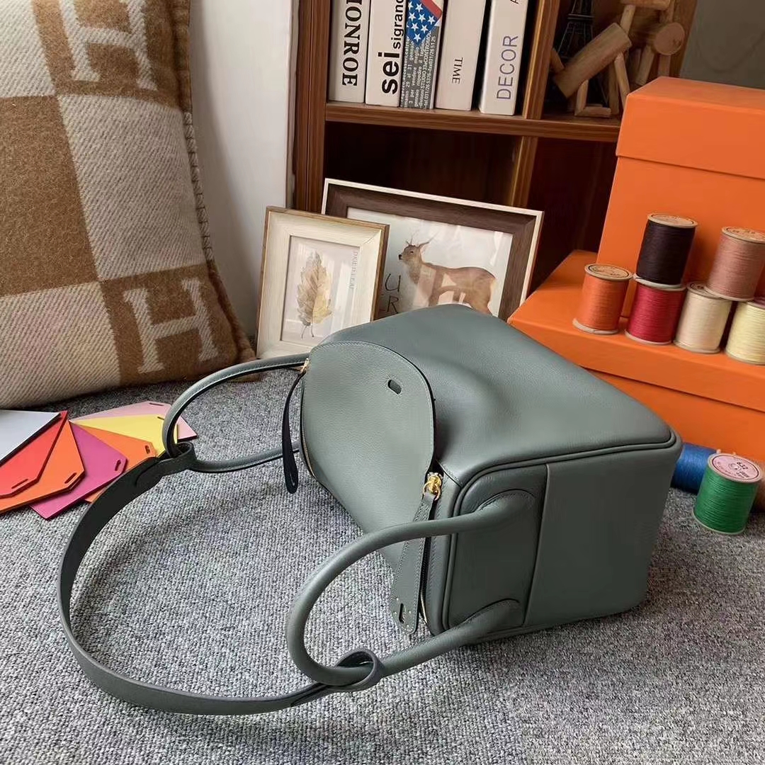 Hermès（爱马仕）杏绿色 原厂御用顶级Ever Color 皮 Lindy 26 金扣