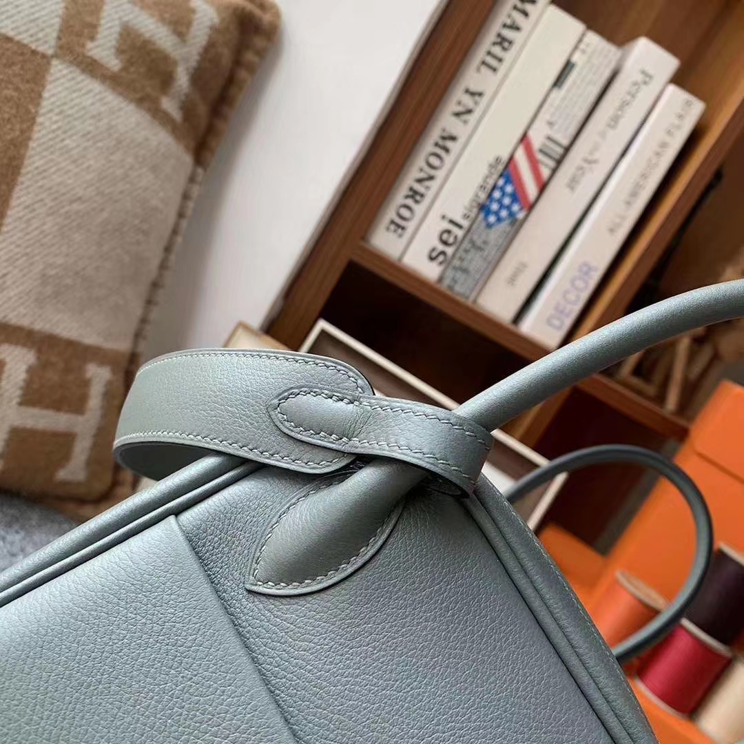 Hermès（爱马仕）杏绿色 原厂御用顶级Ever Color 皮 Lindy 26 金扣