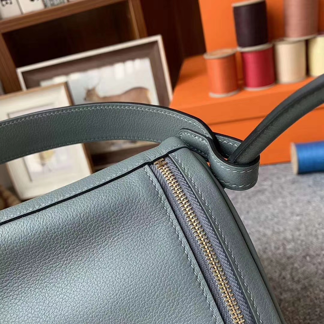 Hermès（爱马仕）杏绿色 原厂御用顶级Ever Color 皮 Lindy 26 金扣