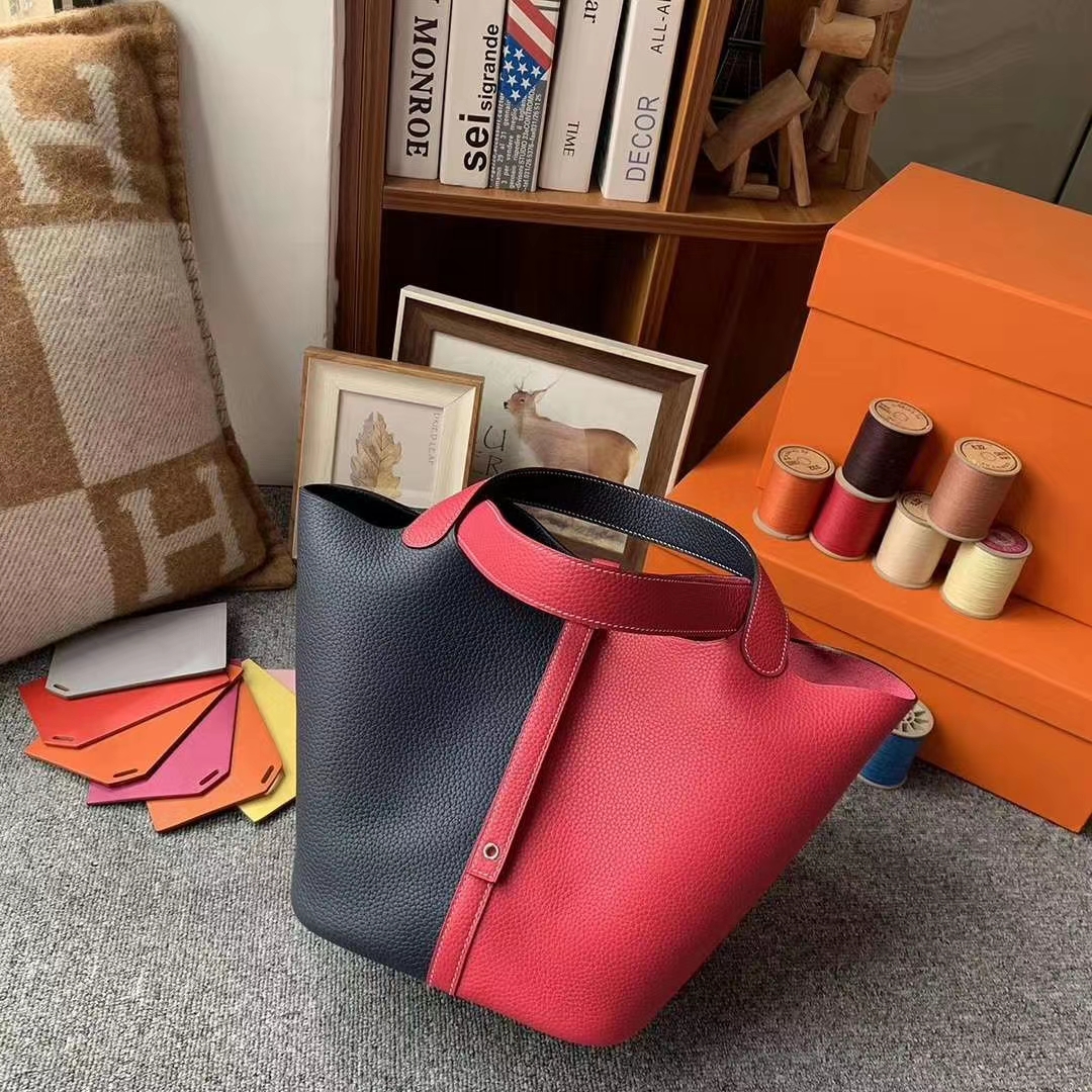 Hermès（爱马仕）极致粉拼午夜蓝 原厂御用顶级TC皮 Picotin  Lock 22cm 银扣