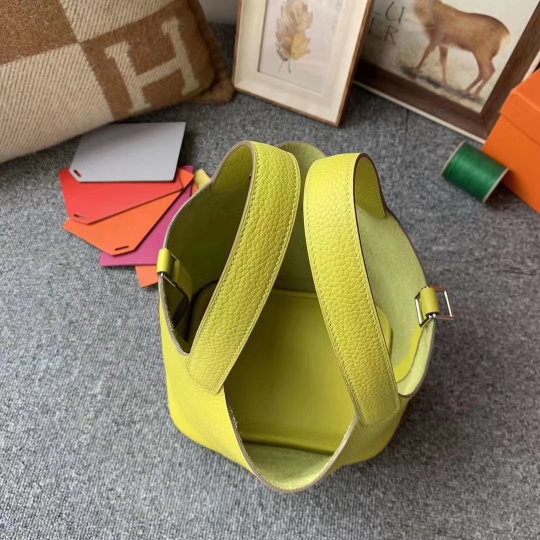Hermès（爱马仕）柠檬黄 原厂御用顶级TC皮 Picotin  Lock 18cm 银扣