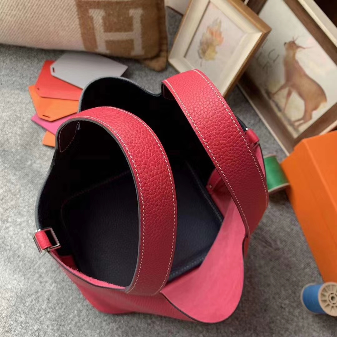 Hermès（爱马仕）极致粉拼午夜蓝 原厂御用顶级TC皮 Picotin  Lock 22cm 银扣