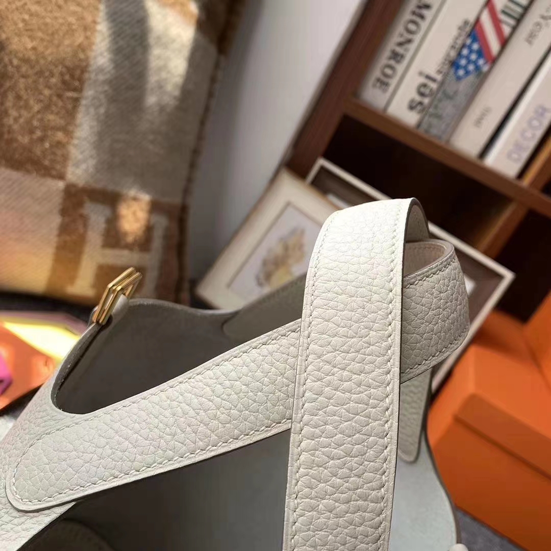 Hermès（爱马仕）奶昔白 原厂御用顶级TC皮 Picotin  Lock 18 cm 金扣 现货
