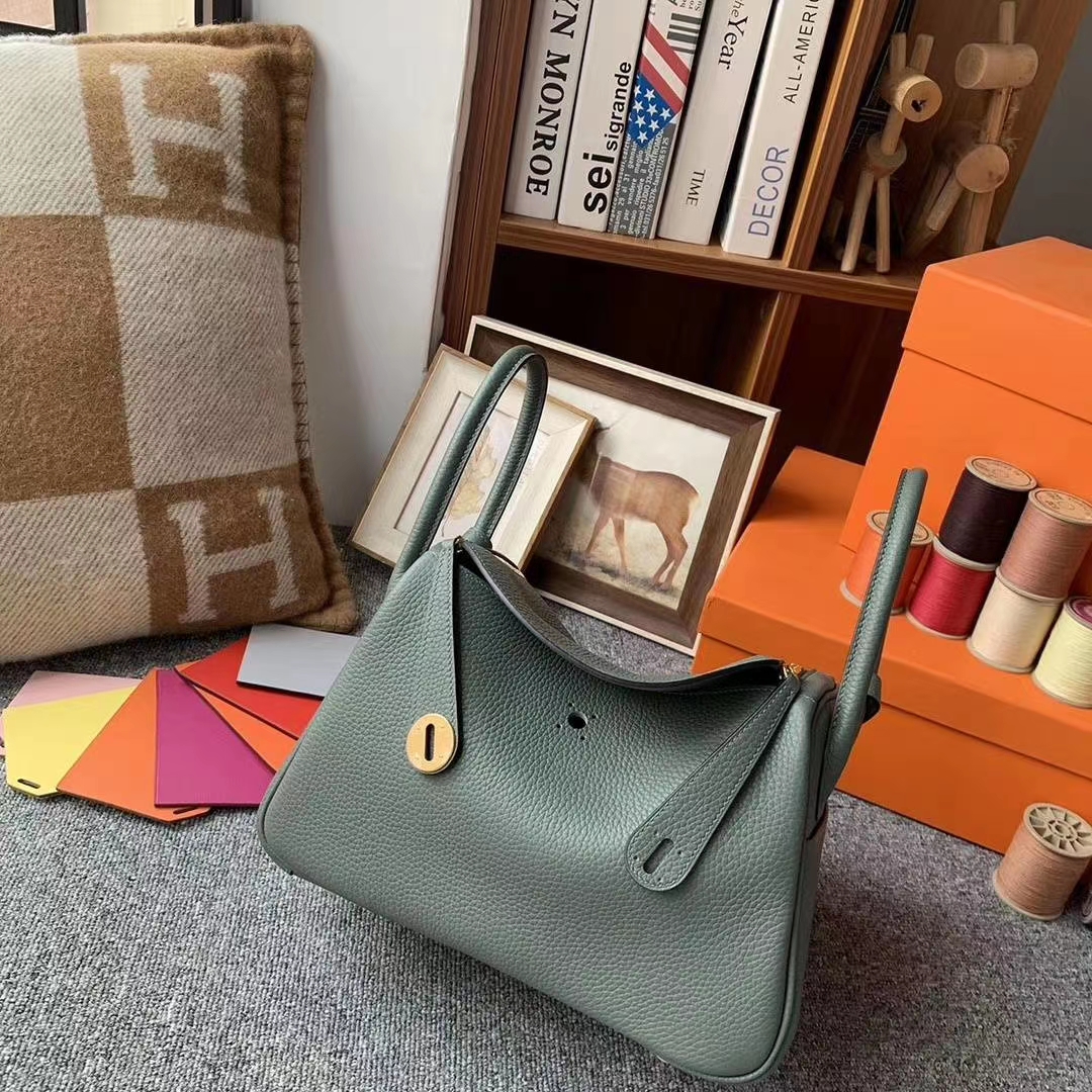 Hermès（爱马仕）杏绿色 原厂御用顶级小牛皮 Lindy 26 金扣