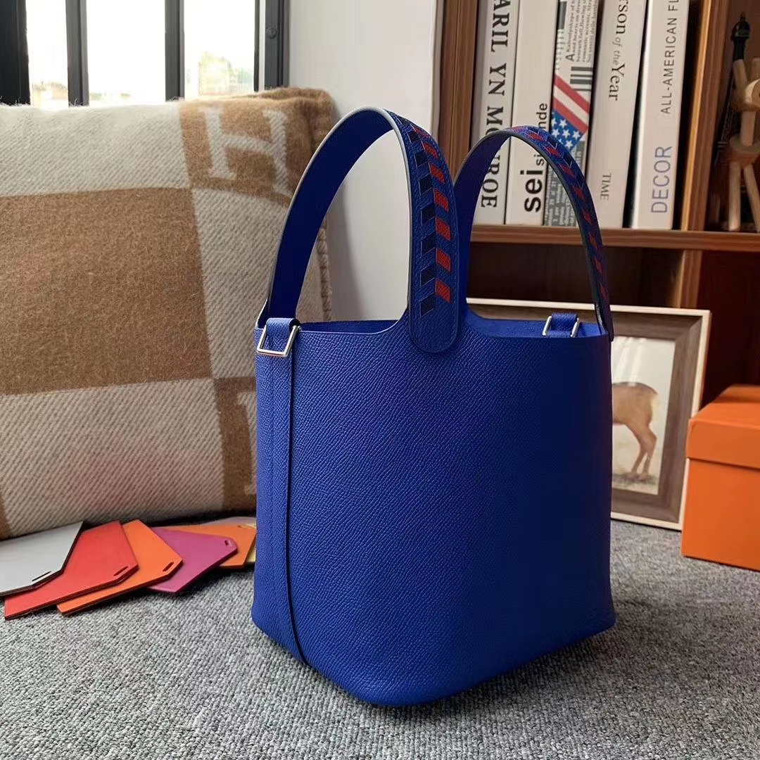 Hermès（爱马仕）琉璃蓝 手腕编织款 原厂御用顶级Epsom 皮 Picotin Lock 18cm 银扣