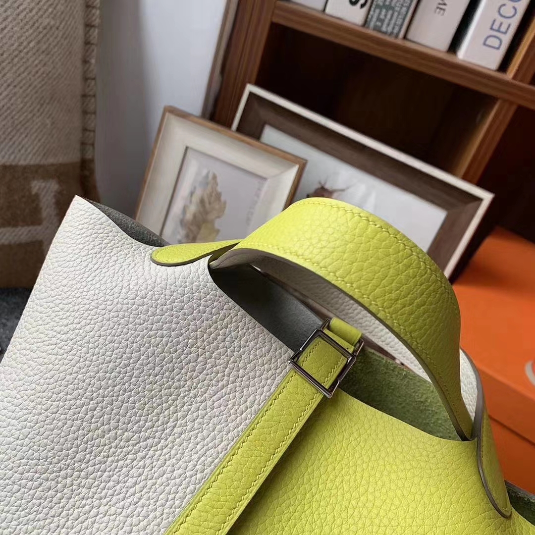 Hermès（爱马仕）奶昔白拼柠檬黄 原厂御用顶级TC皮 Picotin  Lock 18cm 银扣