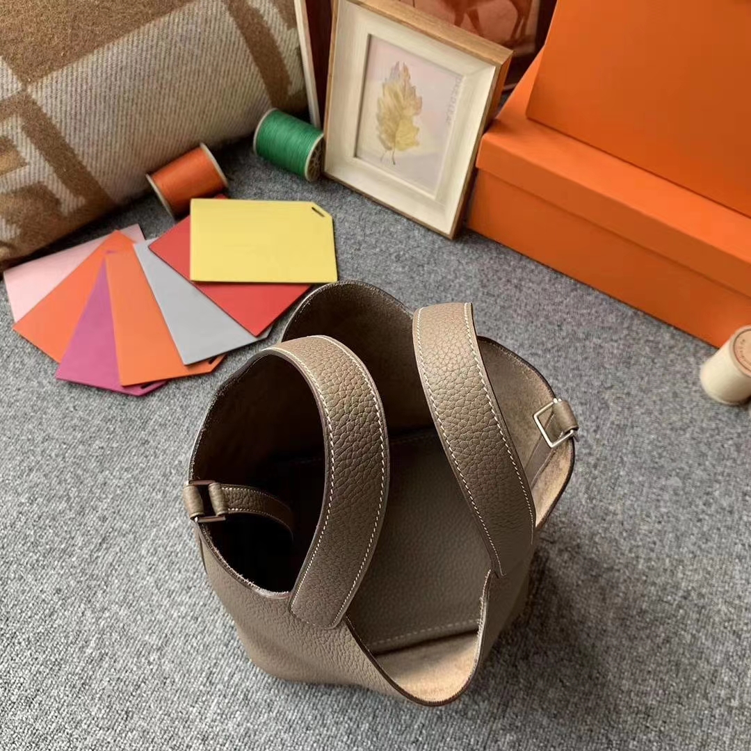 Hermès（爱马仕）CK18大象灰 原厂御用顶级TC皮 Picotin  Lock 18cm 金扣 现货