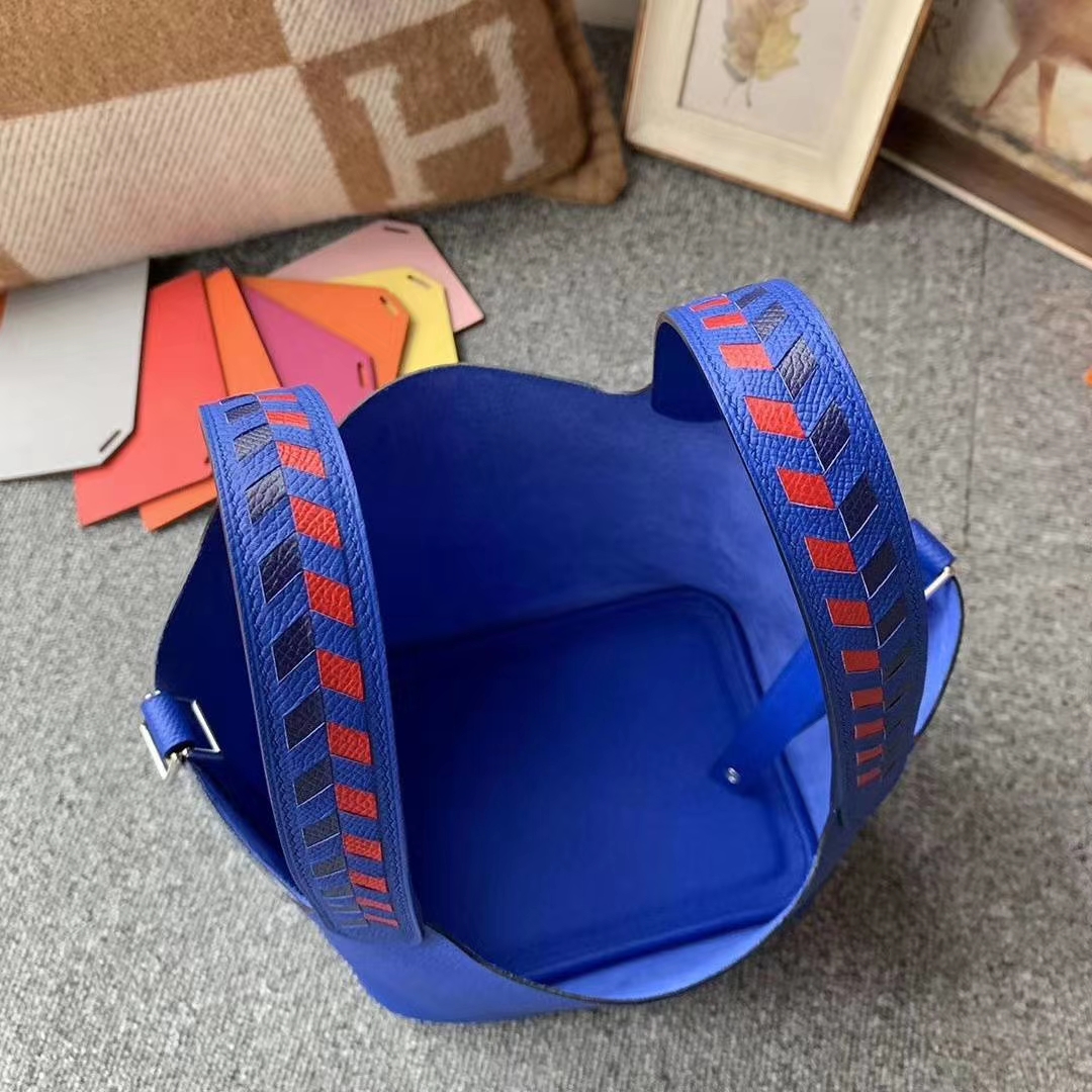 Hermès（爱马仕）琉璃蓝 手腕编织款 原厂御用顶级Epsom 皮 Picotin Lock 18cm 银扣