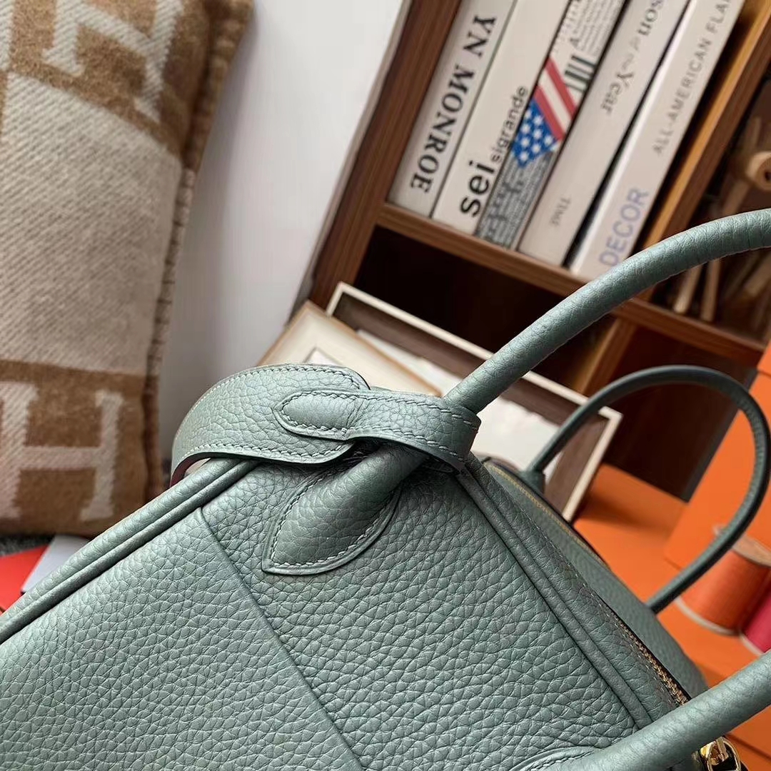 Hermès（爱马仕）杏绿色 原厂御用顶级小牛皮 Lindy 26 金扣