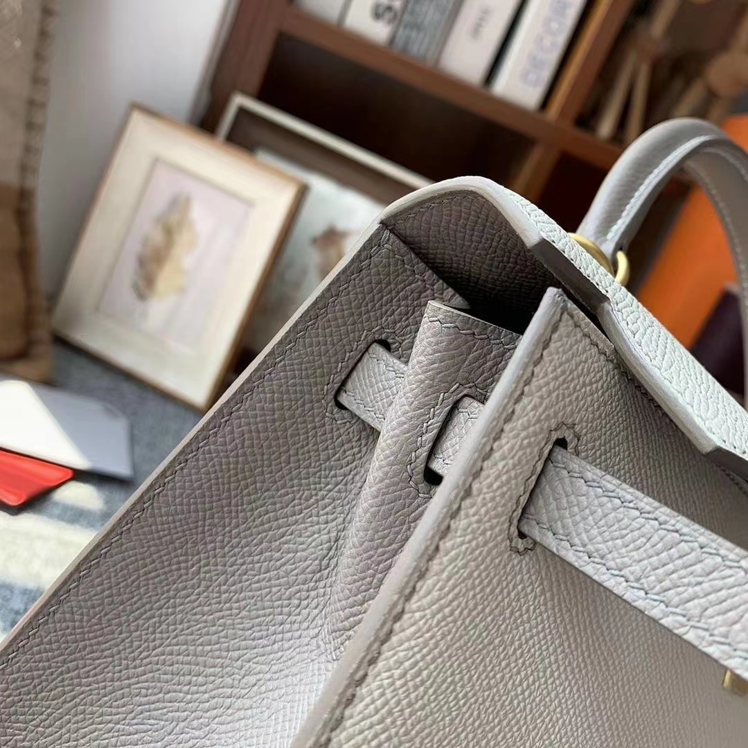 Hermès（爱马仕）奶昔白拼沥青灰 原厂御用顶级Epsom 皮 Kelly 25 外缝 拉丝金扣