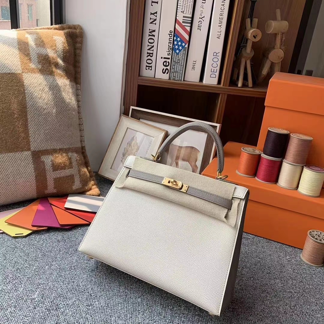 Hermès（爱马仕）奶昔白拼沥青灰 原厂御用顶级Epsom 皮 Kelly 25 外缝 拉丝金扣