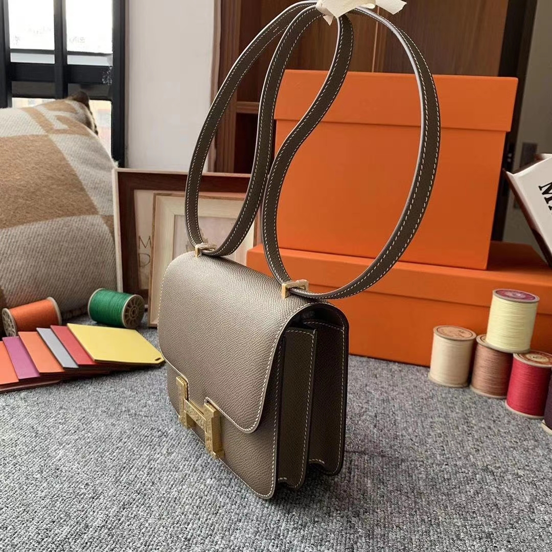 Hermès（爱马仕）CK18大象灰 原厂御用顶级Epsom 皮 Constance 19 金扣 现货