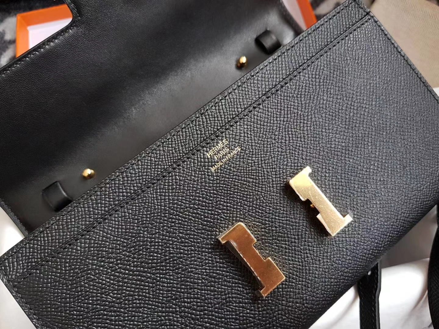 Hermès（爱马仕）woc 康斯坦斯 constance To go Epsom牛皮 cc89黑色 金扣
