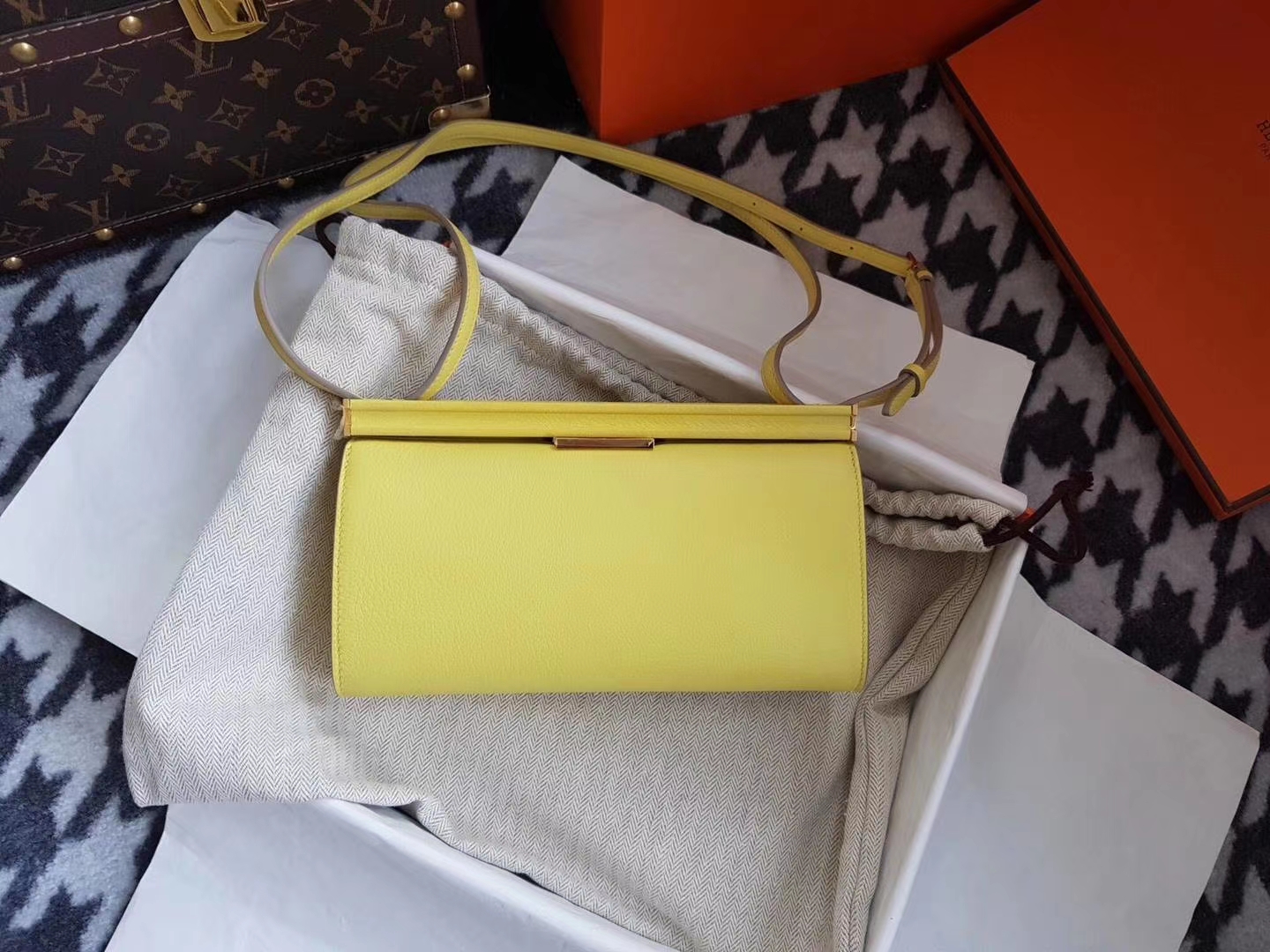 Hermès（爱马仕）Clic H 21 Evecolor小牛皮9R Lime 糖果黄 金扣 超赞