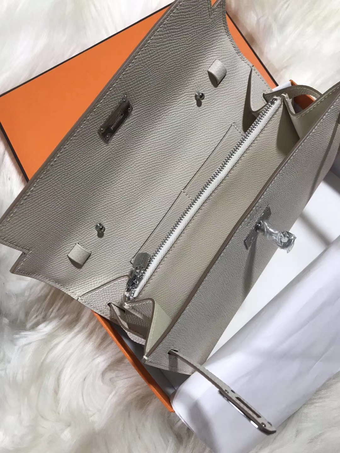 Hermès（爱马仕）Kelly togo 原装等级进口epsom皮 奶昔白 银扣 现货