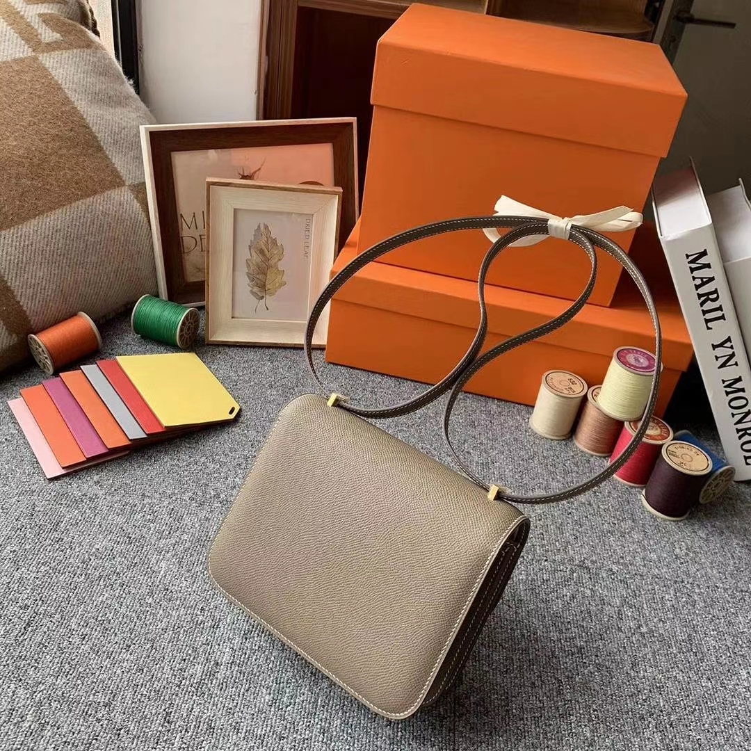 Hermès（爱马仕）CK18大象灰 原厂御用顶级Epsom 皮 Constance 19 金扣 现货