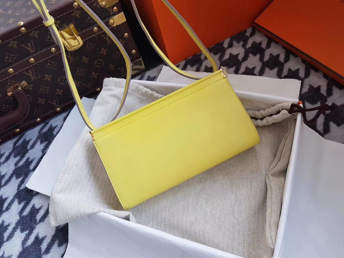 Hermès（爱马仕）Clic H 21 Evecolor小牛皮9R Lime 糖果黄 金扣 超赞
