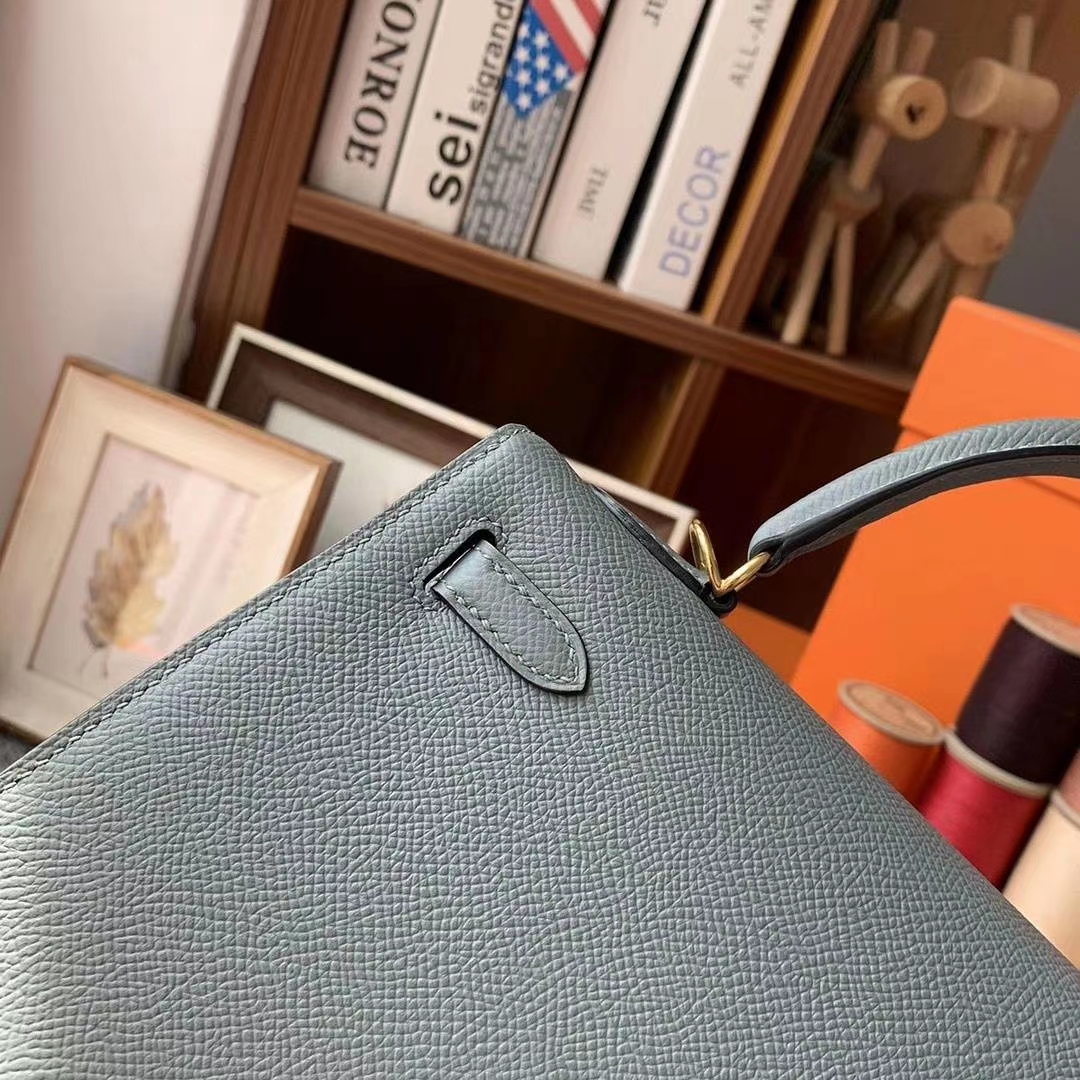 Hermès（爱马仕）杏绿色 原厂御用顶级Epsom 皮 Kelly 25 外缝 金扣