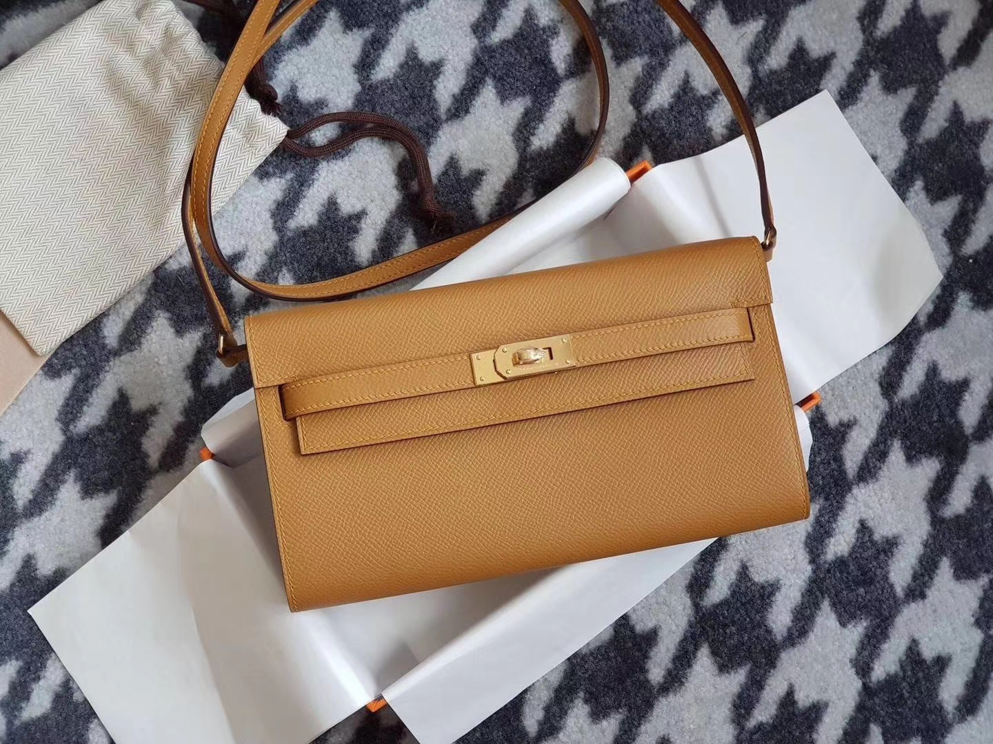 Hermès（爱马仕）Kelly to go woc  epsom皮 2S Sesame芝麻色 金扣 现货
