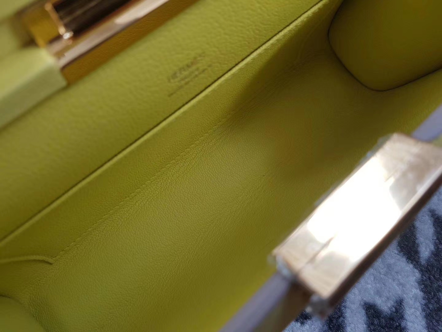 Hermès（爱马仕）Clic H 21 Evecolor小牛皮9R Lime 糖果黄 金扣 超赞
