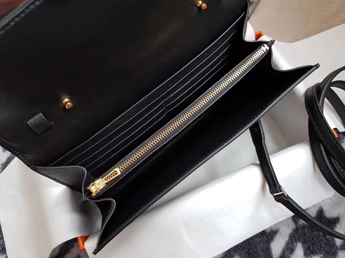 Hermès（爱马仕）woc 康斯坦斯 constance To go Epsom牛皮 cc89黑色 金扣