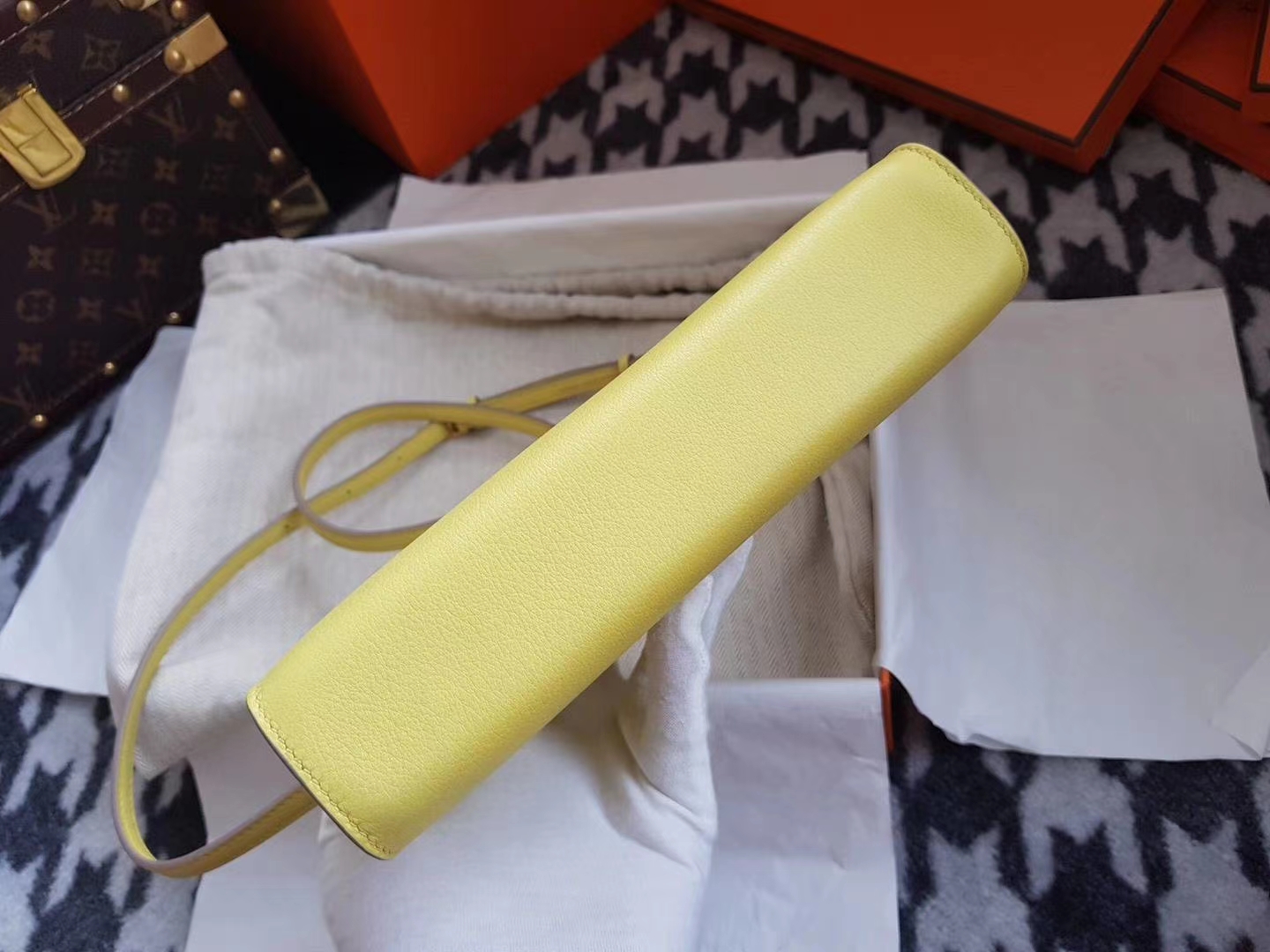 Hermès（爱马仕）Clic H 21 Evecolor小牛皮9R Lime 糖果黄 金扣 超赞