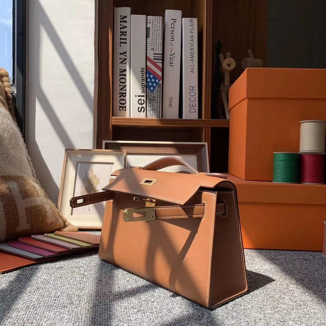 Hermès（爱马仕）C37金棕色 原厂御用顶级Swift 皮 Mini Kelly 金扣 现货