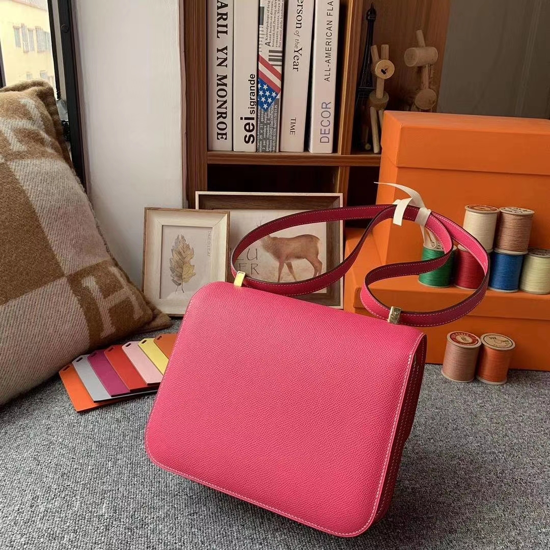 Hermès（爱马仕）E5糖果粉 原厂御用顶级Epsom 皮 Constance 24 金扣