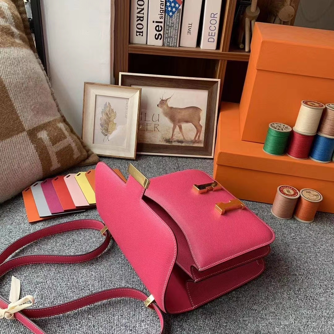 Hermès（爱马仕）E5糖果粉 原厂御用顶级Epsom 皮 Constance 24 金扣
