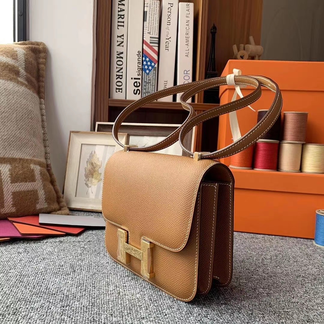 Hermès（爱马仕）C37金棕色 原厂御用顶级Epsom 皮 Constance 19 金扣 现货