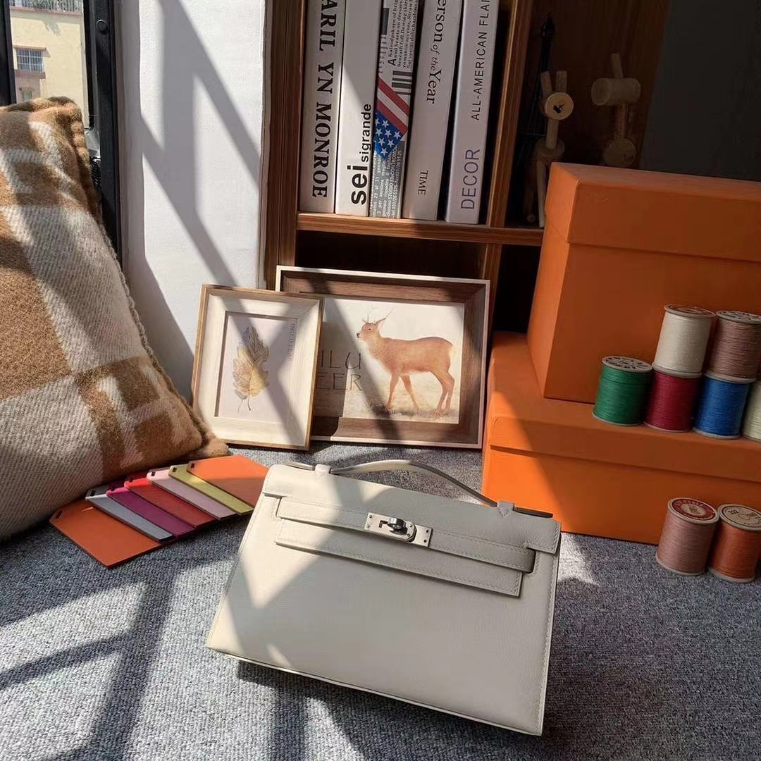 Hermès（爱马仕）奶昔白 原厂御用顶级Swift 皮 Mini Kelly 金扣 银扣 现货