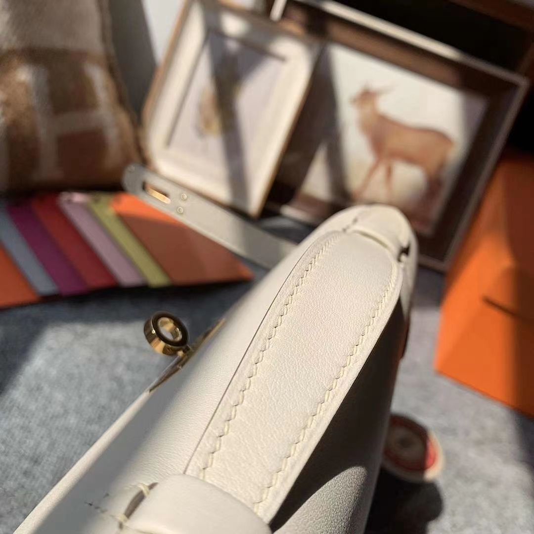 Hermès（爱马仕）奶昔白 原厂御用顶级Swift 皮 Mini Kelly 金扣 银扣 现货